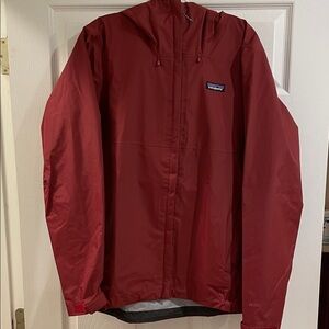 Men’s Patagonia Torrentshell rain jacket